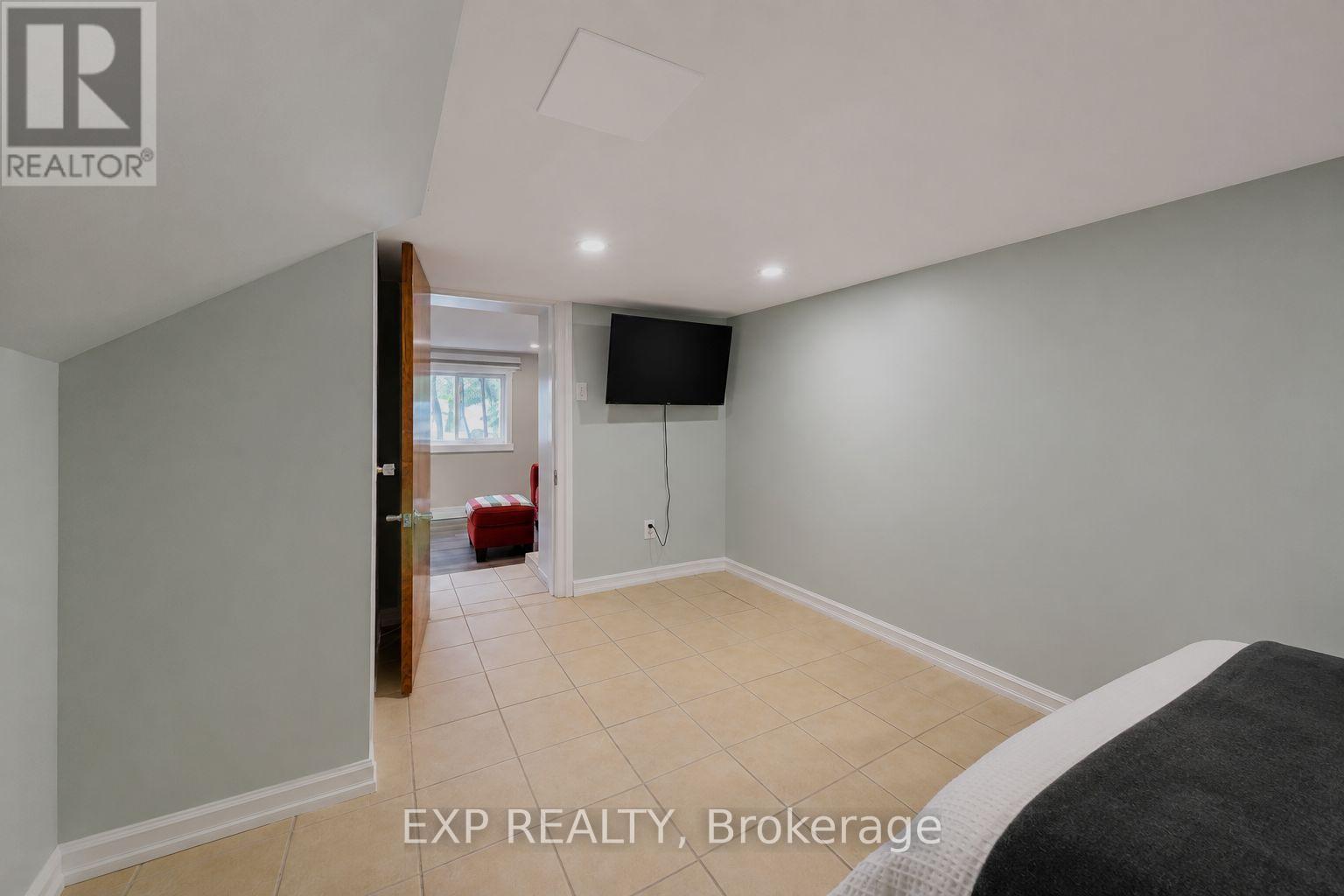 3460 ST JOSEPH BOULEVARD - Image 32