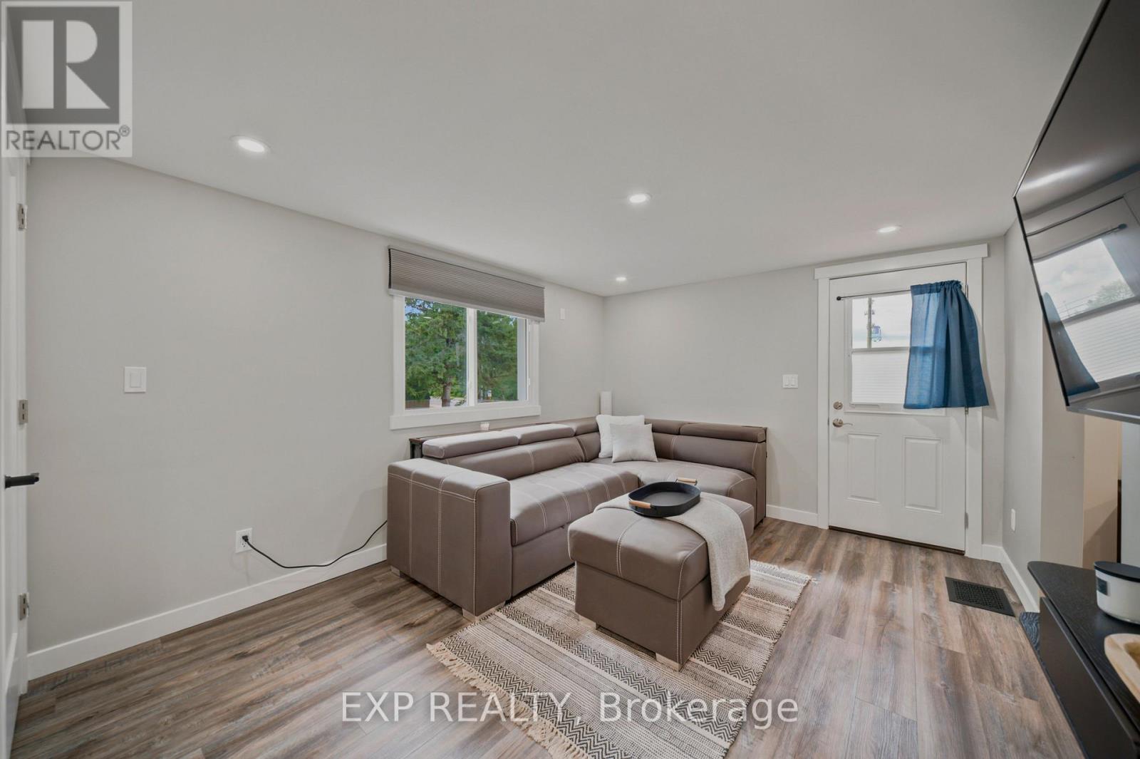 3460 ST JOSEPH BOULEVARD - Image 6