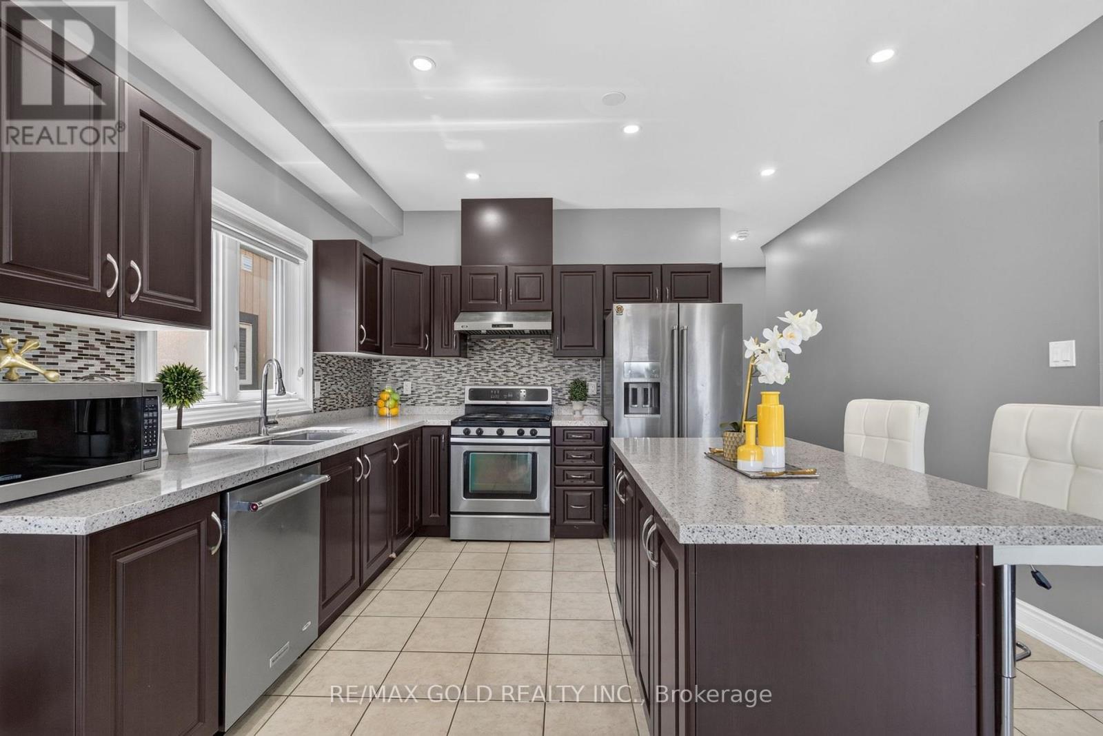11 JONES STREET - Image 11
