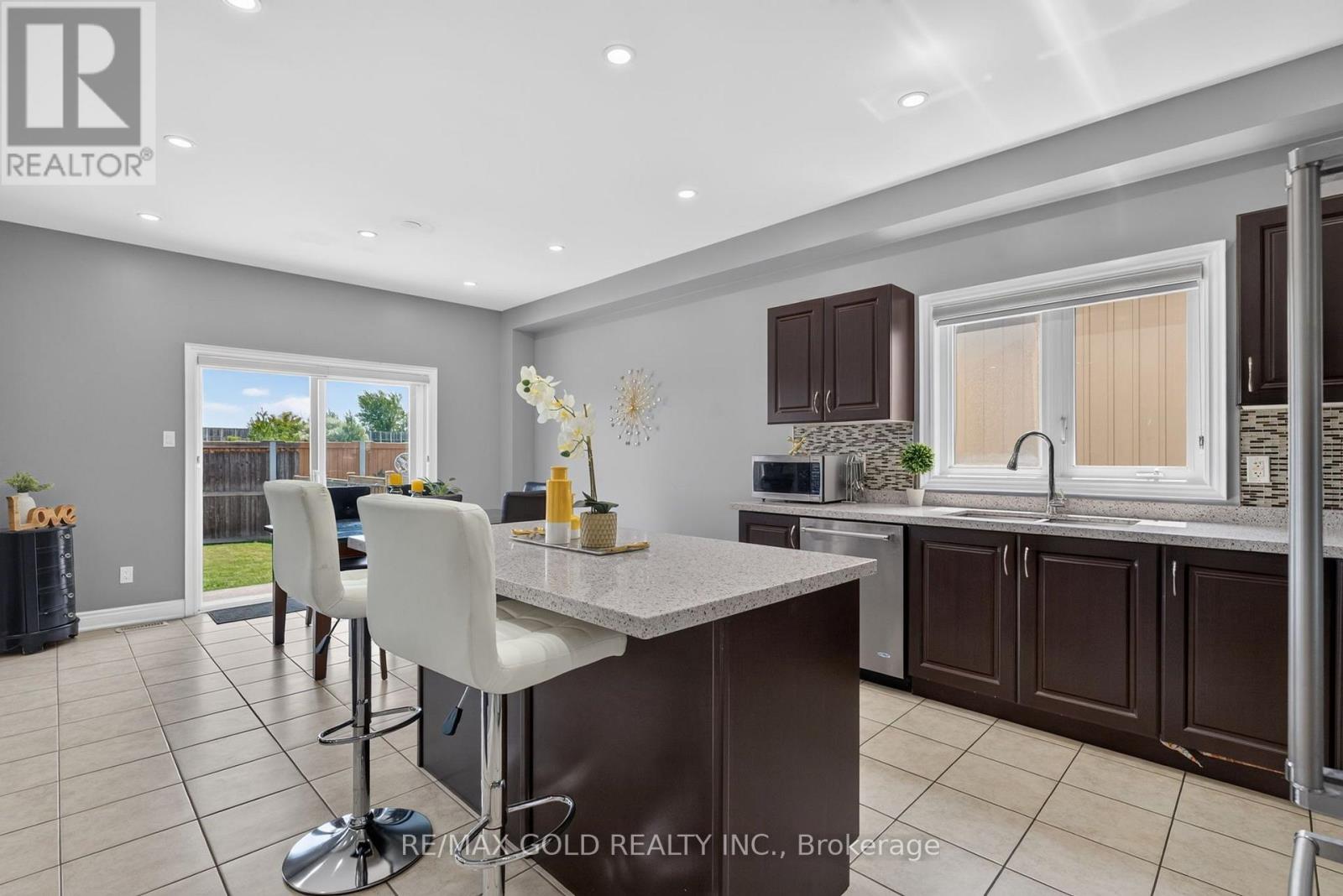 11 JONES STREET - Image 12