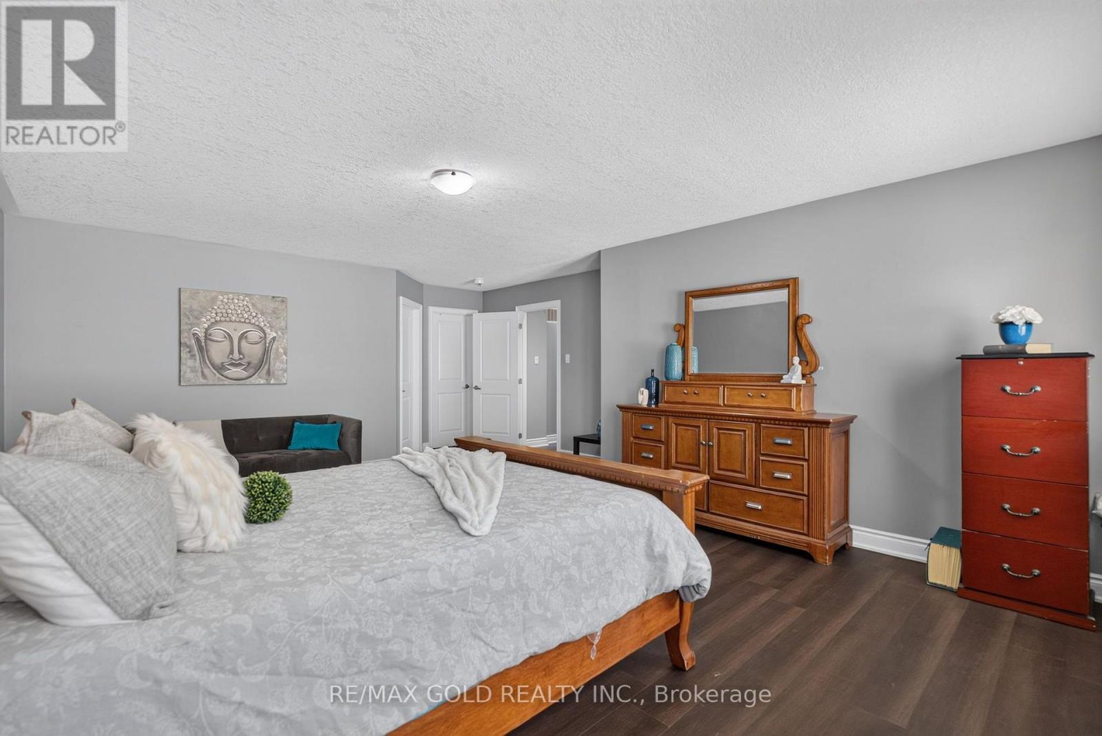 11 JONES STREET - Image 16
