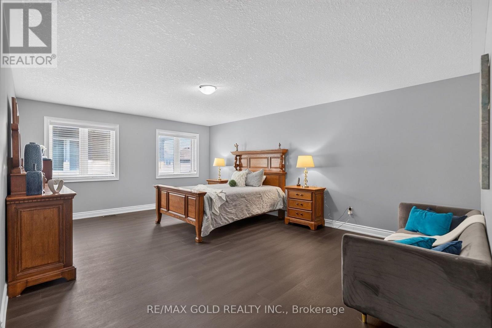 11 JONES STREET - Image 17
