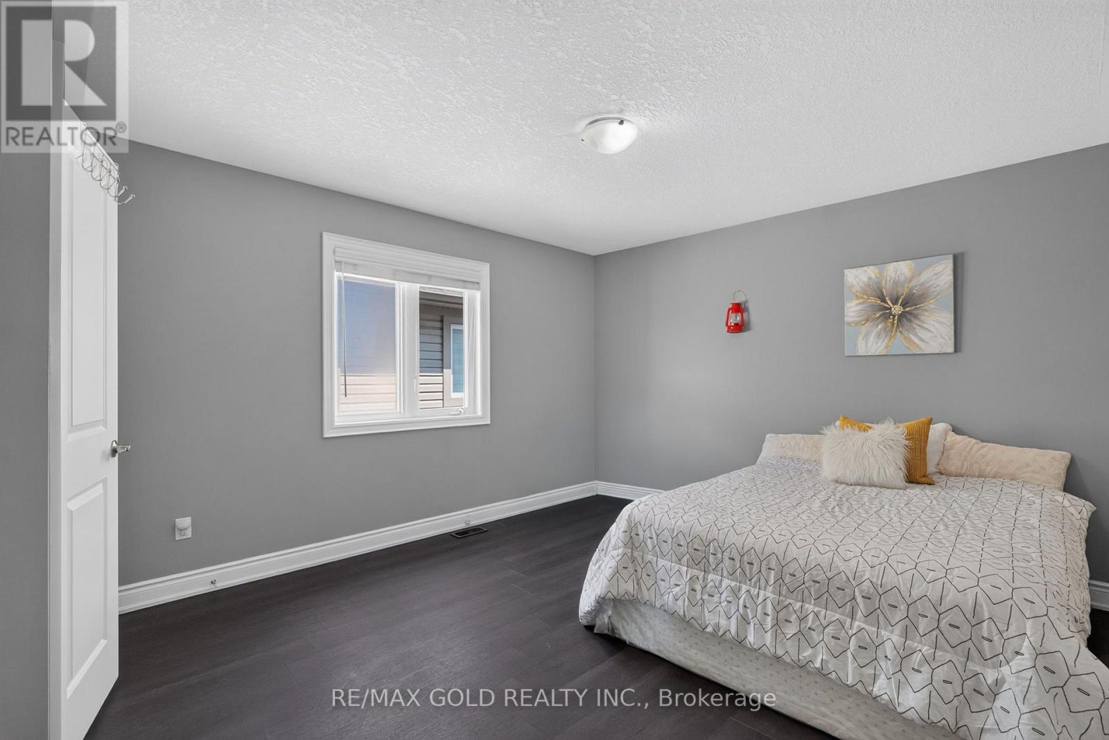 11 JONES STREET - Image 20