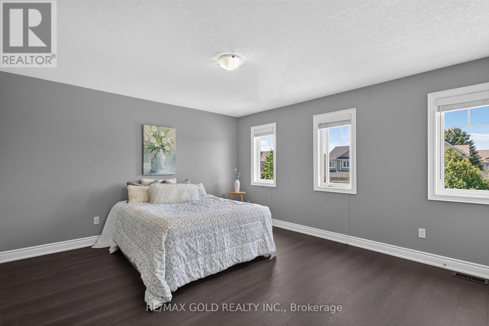 11 JONES STREET - Image 21