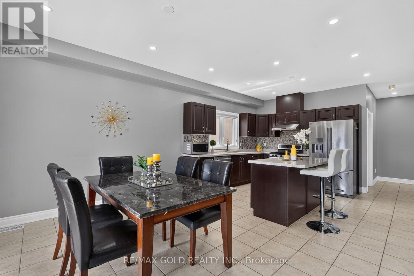 11 JONES STREET - Image 8