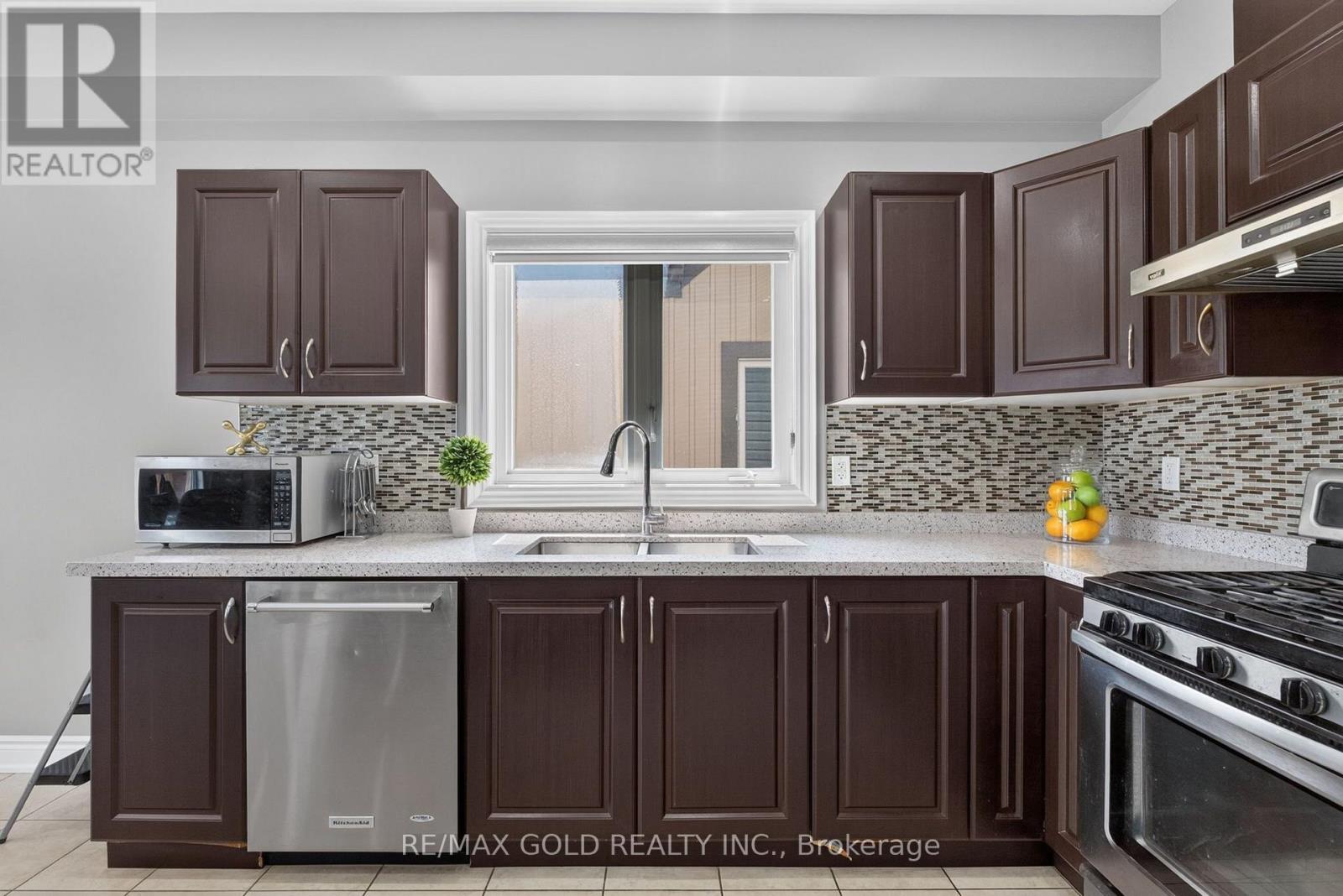 11 JONES STREET - Image 9