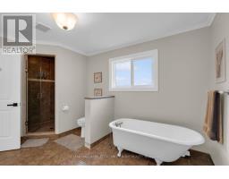 Living room - 2889 Fairgrounds Road S, Clearview, ON L0M1G0 Photo 11