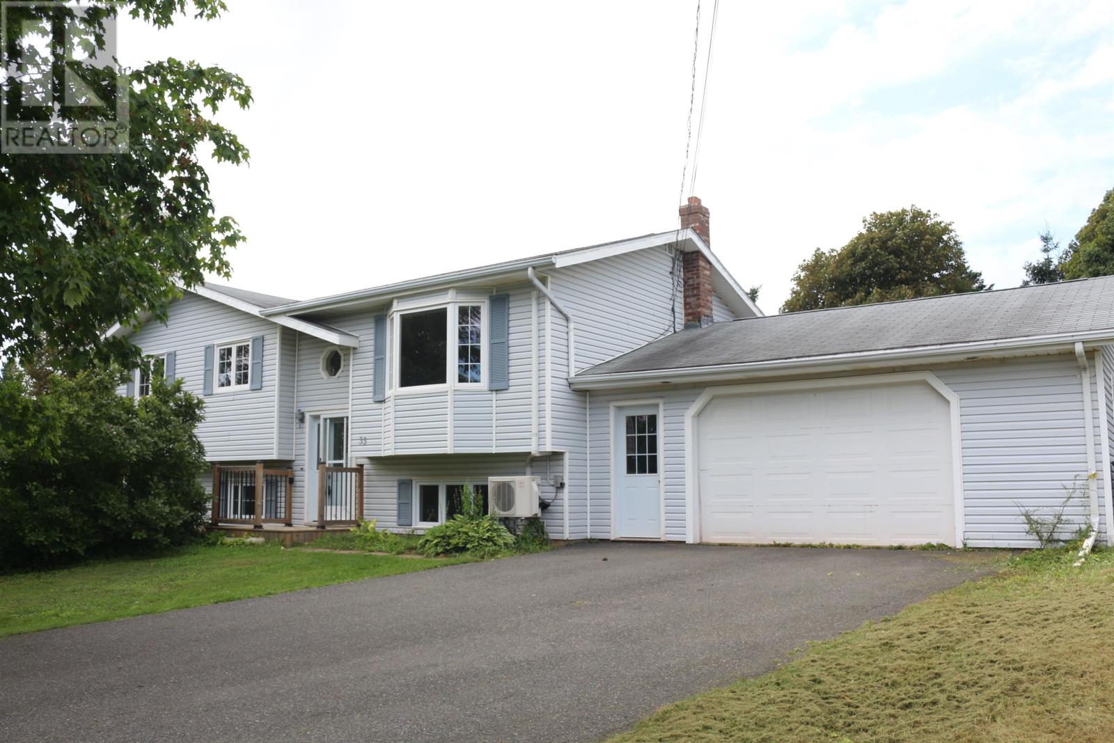 33 Amanda Drive - 1