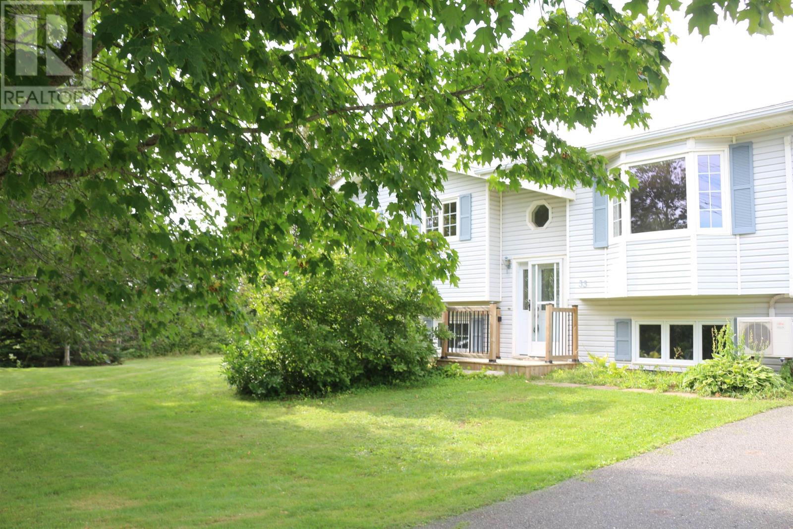 33 Amanda Drive - 2