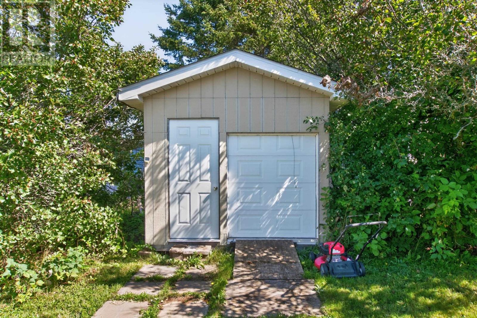 741 Starling Street - Image 31