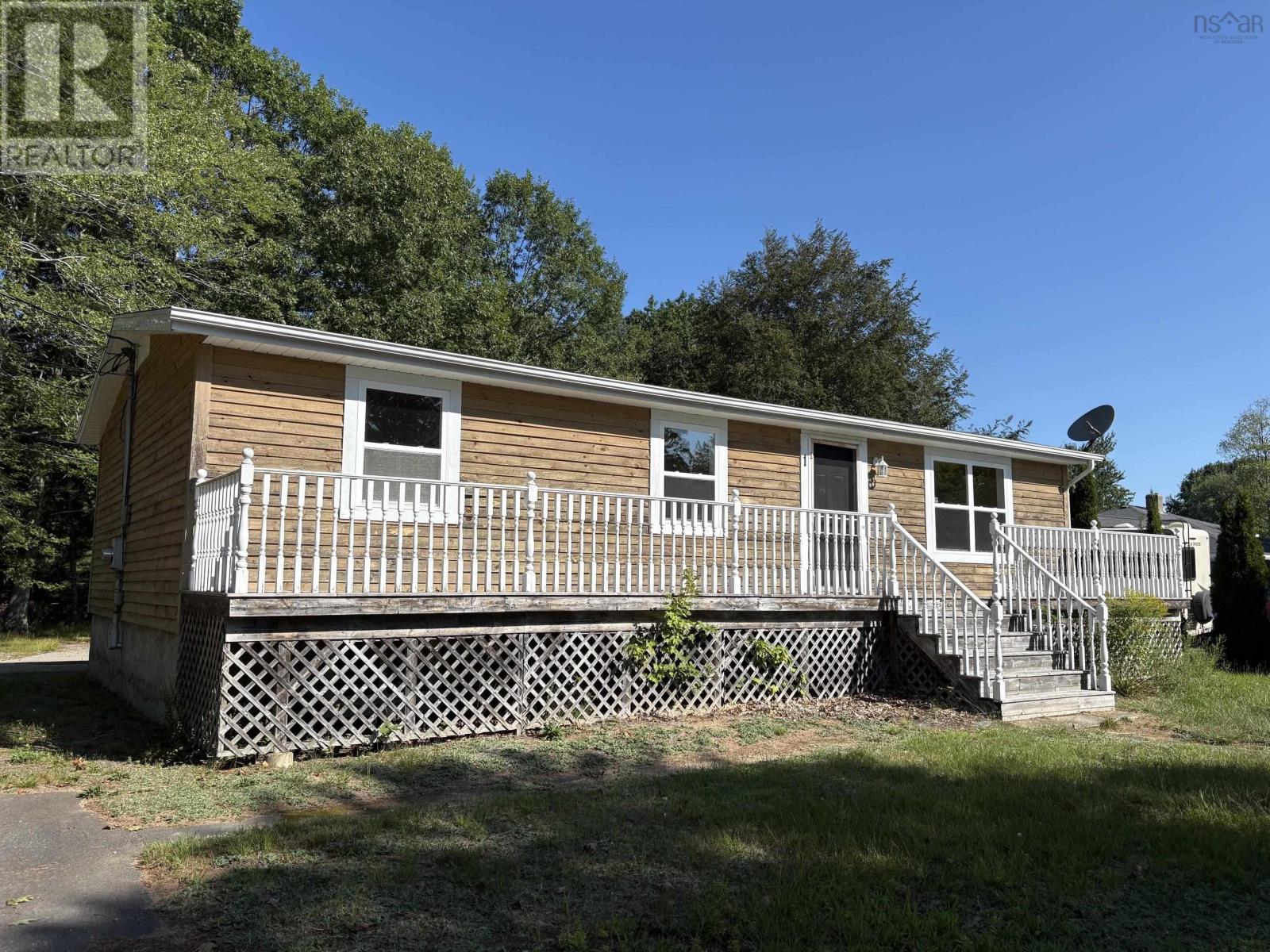 Property photo of 1 Pinecrest Drive