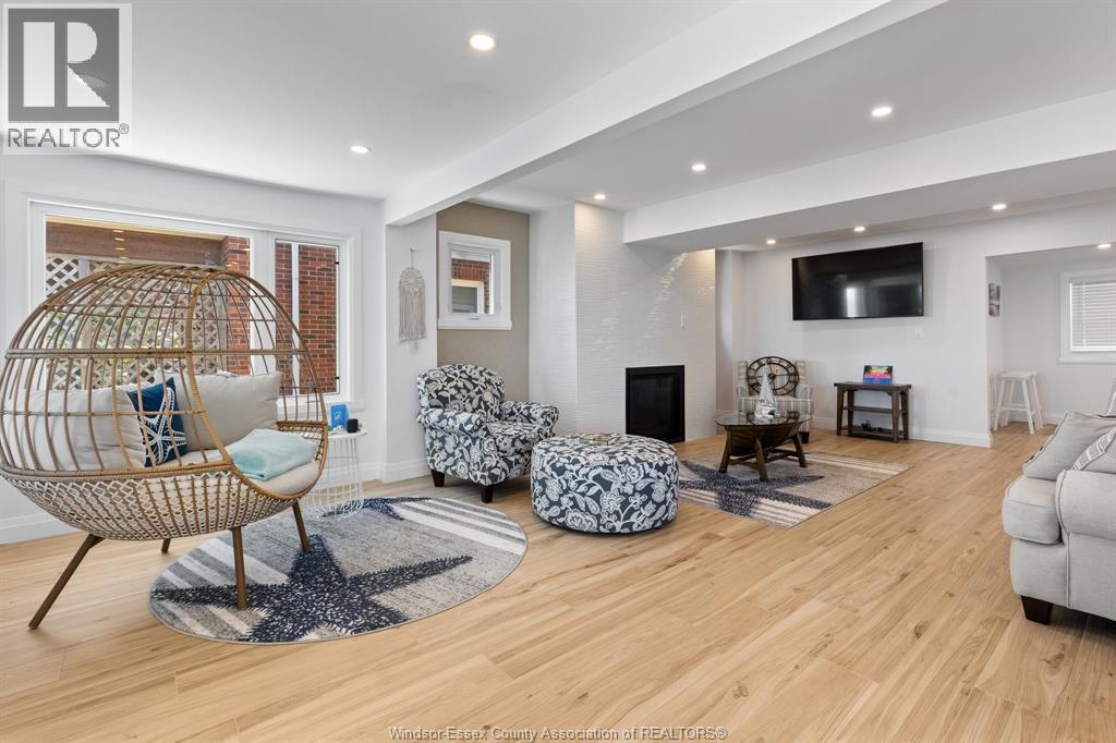 853 LAWRENCE AVENUE - Image 10