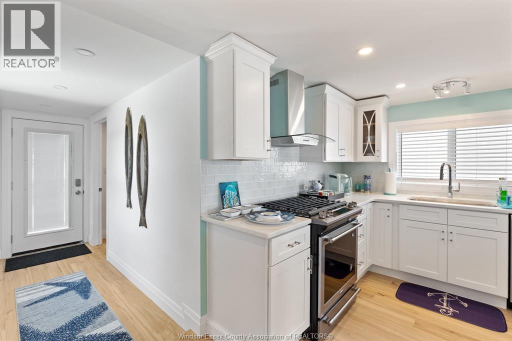 853 LAWRENCE AVENUE - Image 3