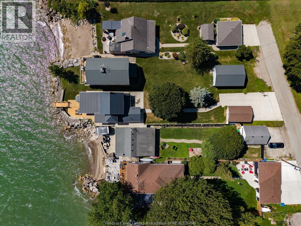 853 LAWRENCE AVENUE - 35
