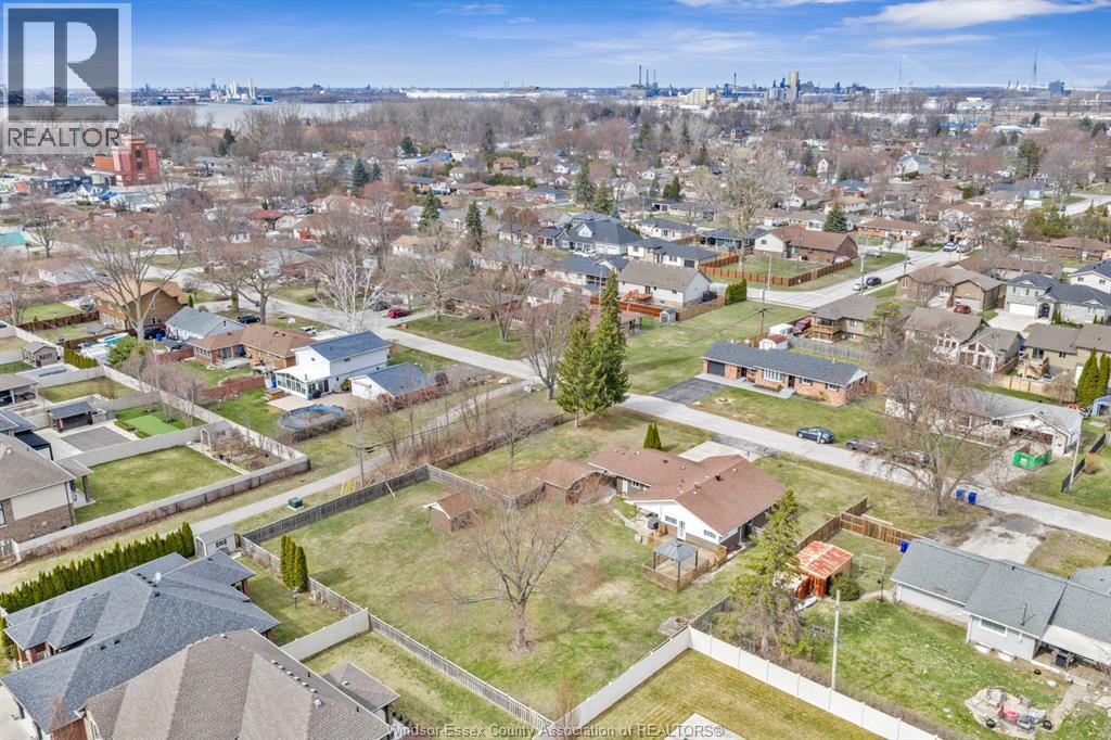 180 ELSWORTH - 39
