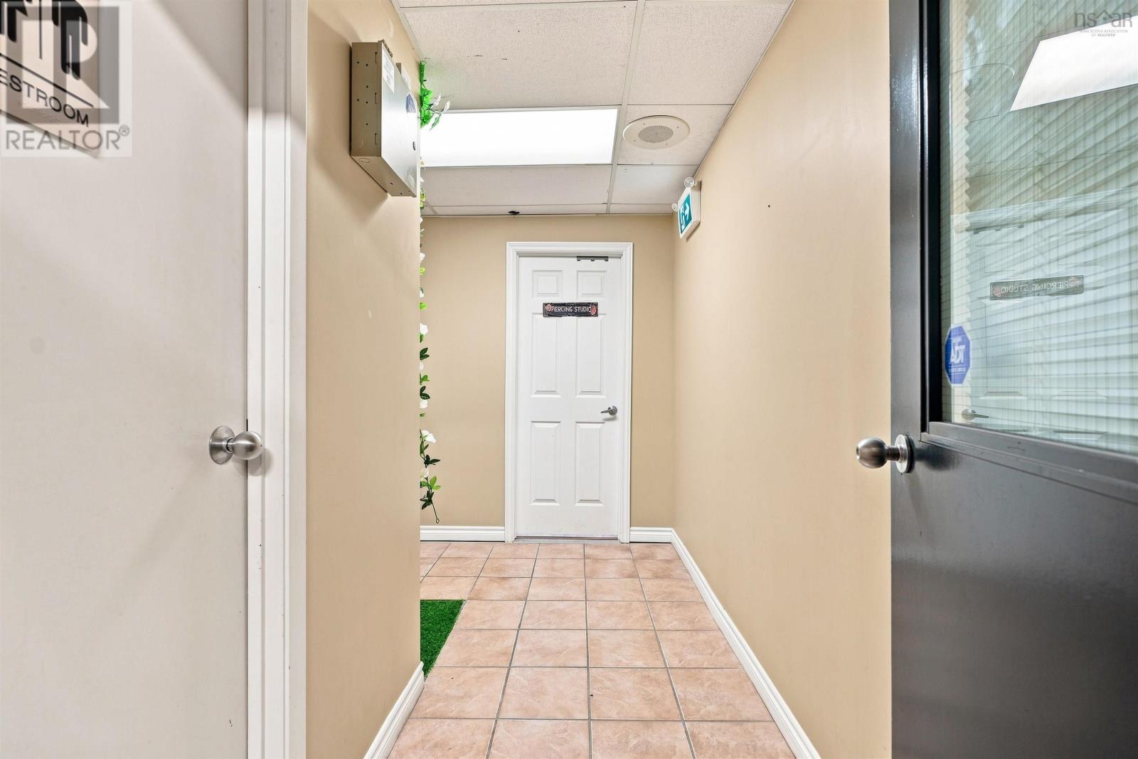 Property 22 of 22 of 1454 Dresden Row