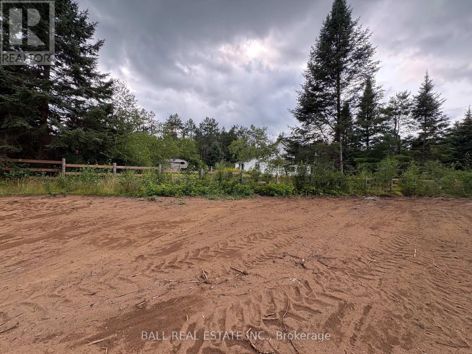 0 The Avenue, Kawartha Lakes (Kinmount), Ontario, K0M2A0, Kawartha Lakes (Kinmount), Ontario — photo 2 of 5