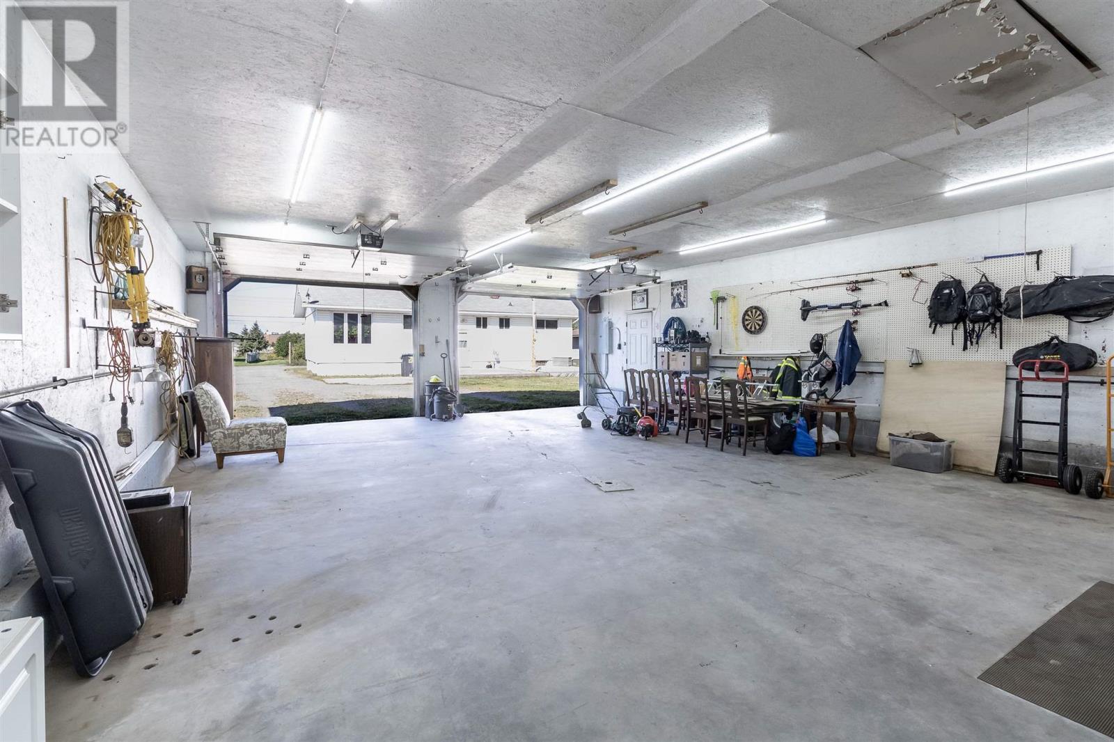 636 Cooper ST - Image 30