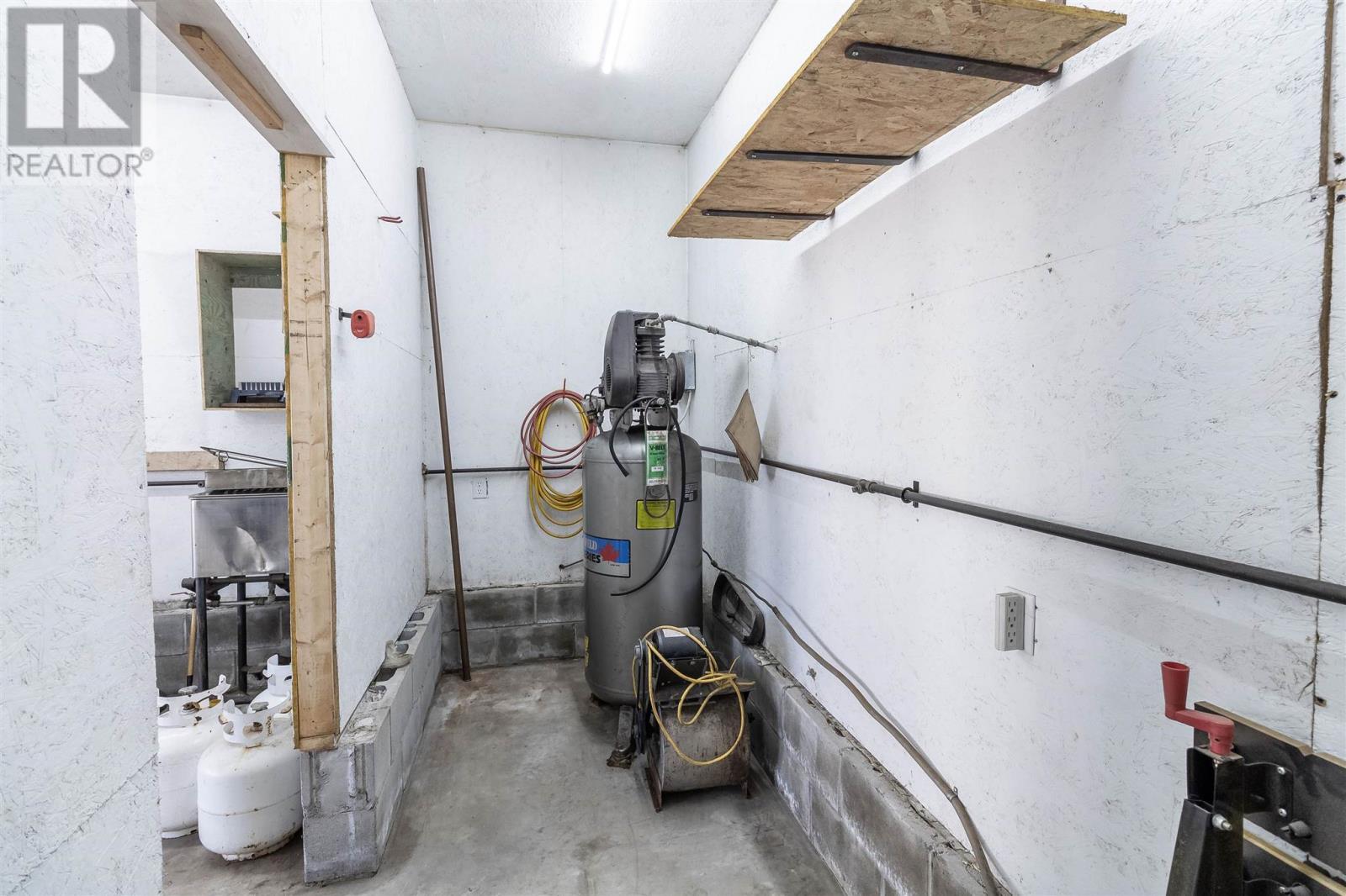 636 Cooper ST - 32