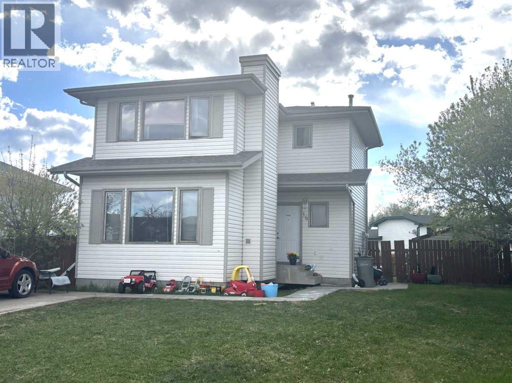 16 WOOD Drive, Whitecourt, Alberta, T7S1R1