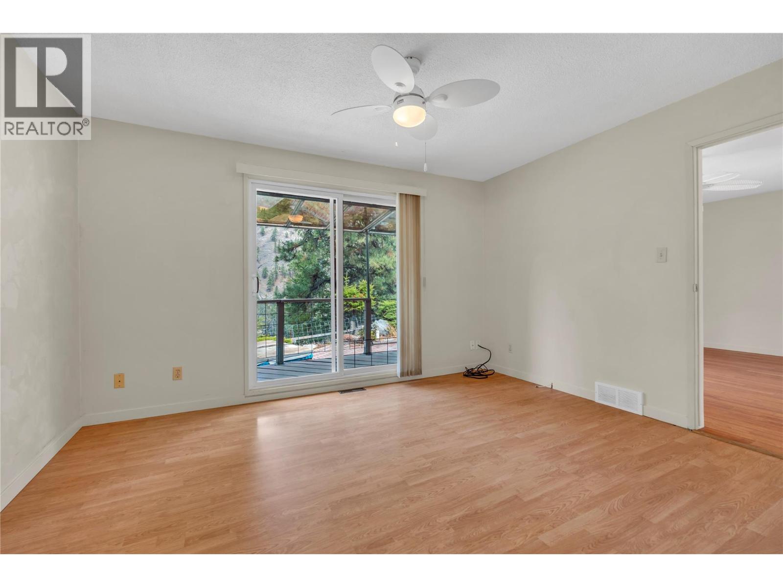 158 Glen Place - 13