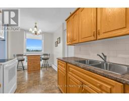 Pantry - 614 - 19 Woodlawn Road E, Guelph, ON N1H7B1 Photo 10
