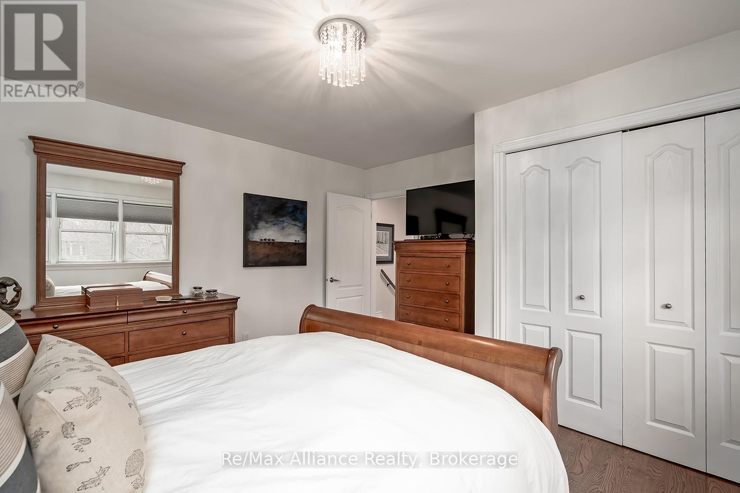 183 WESTMINSTER DRIVE - 25