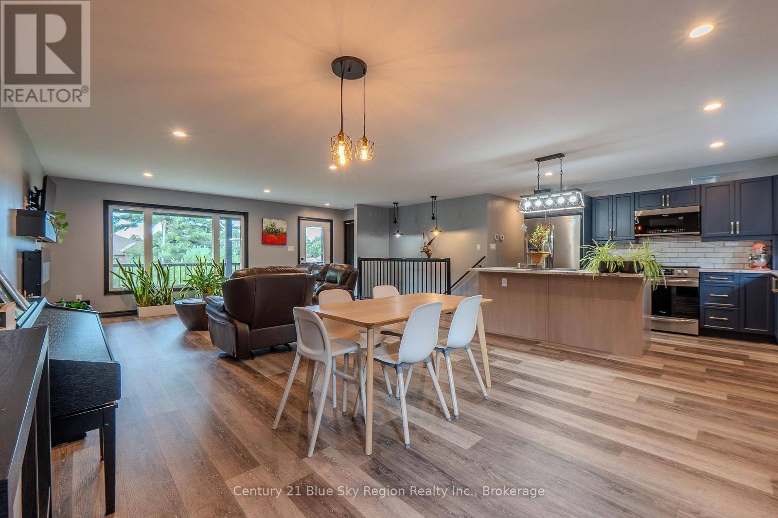 39 TUPPER DRIVE - 13