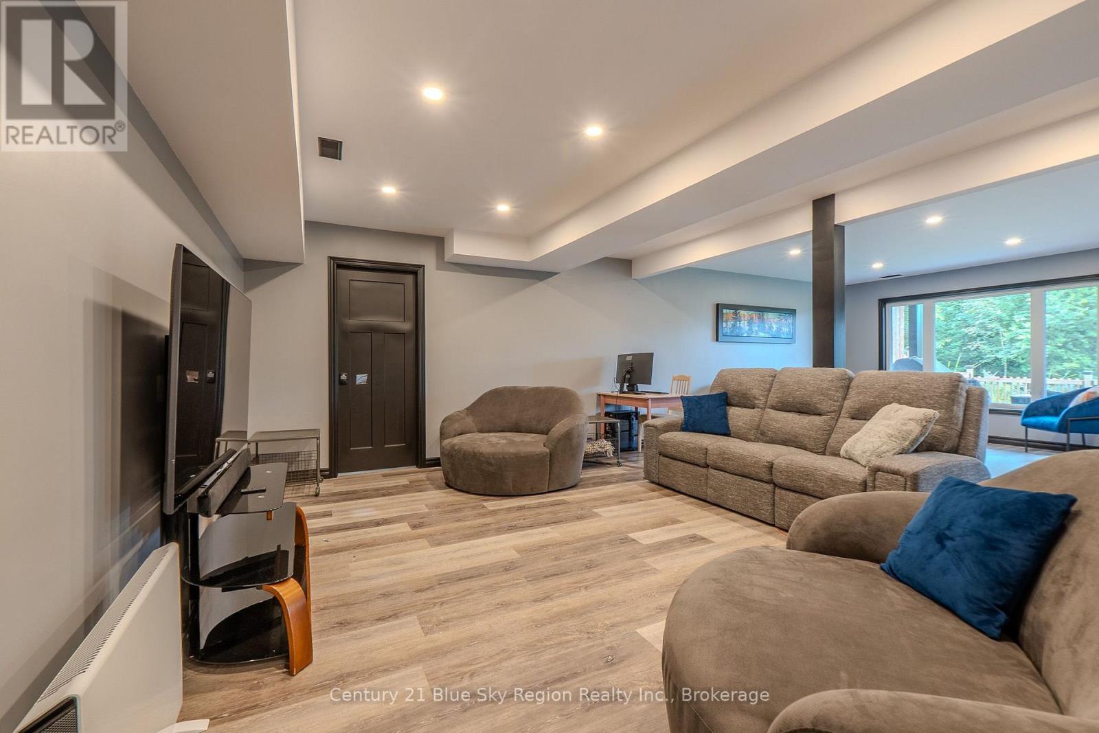 39 TUPPER DRIVE - Image 32