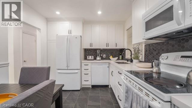 48 MCDONALD Avenue Unit# UPPER — photo 3