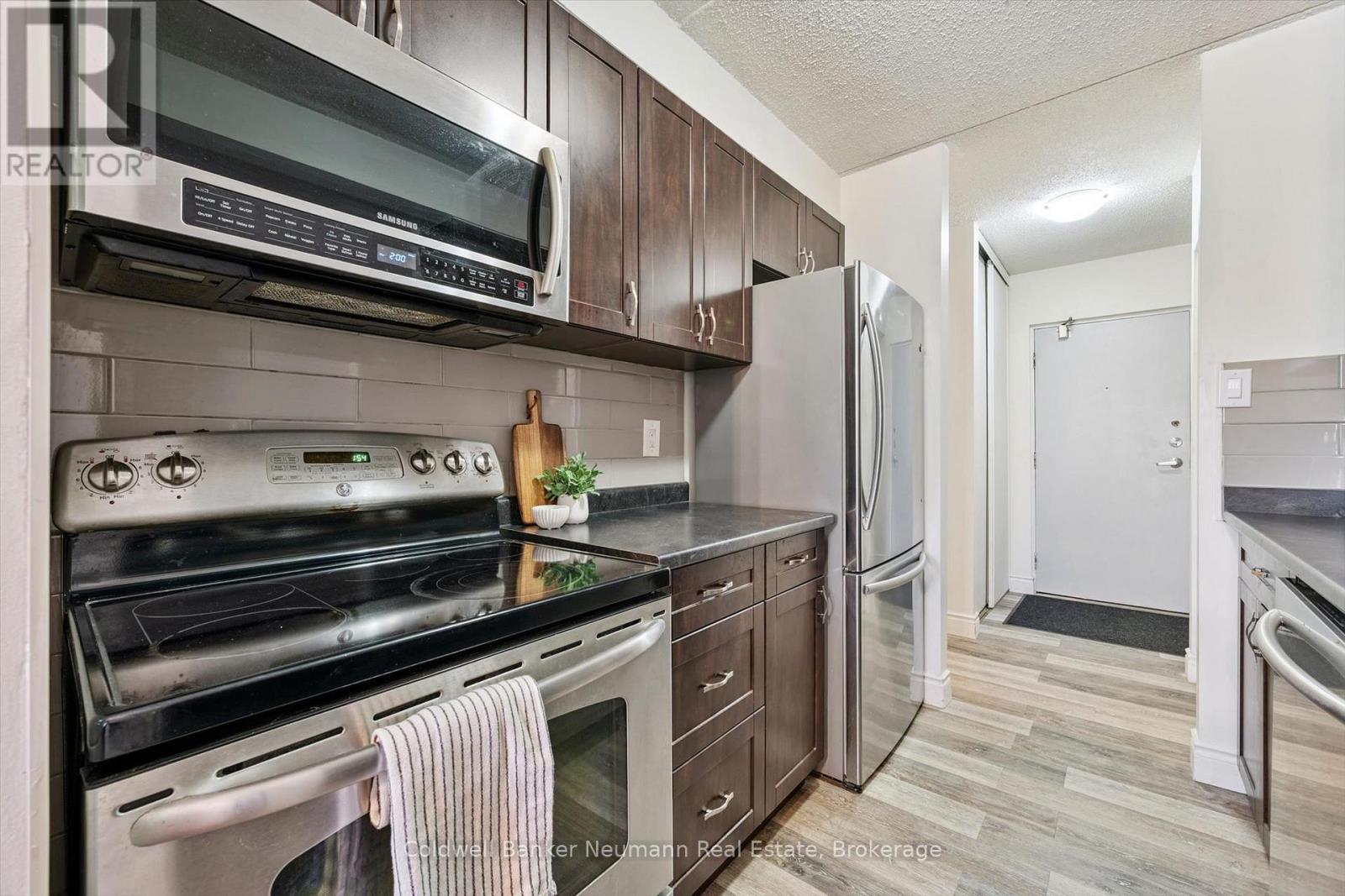 #407 65 SILVERCREEK PARKWAY N - 10