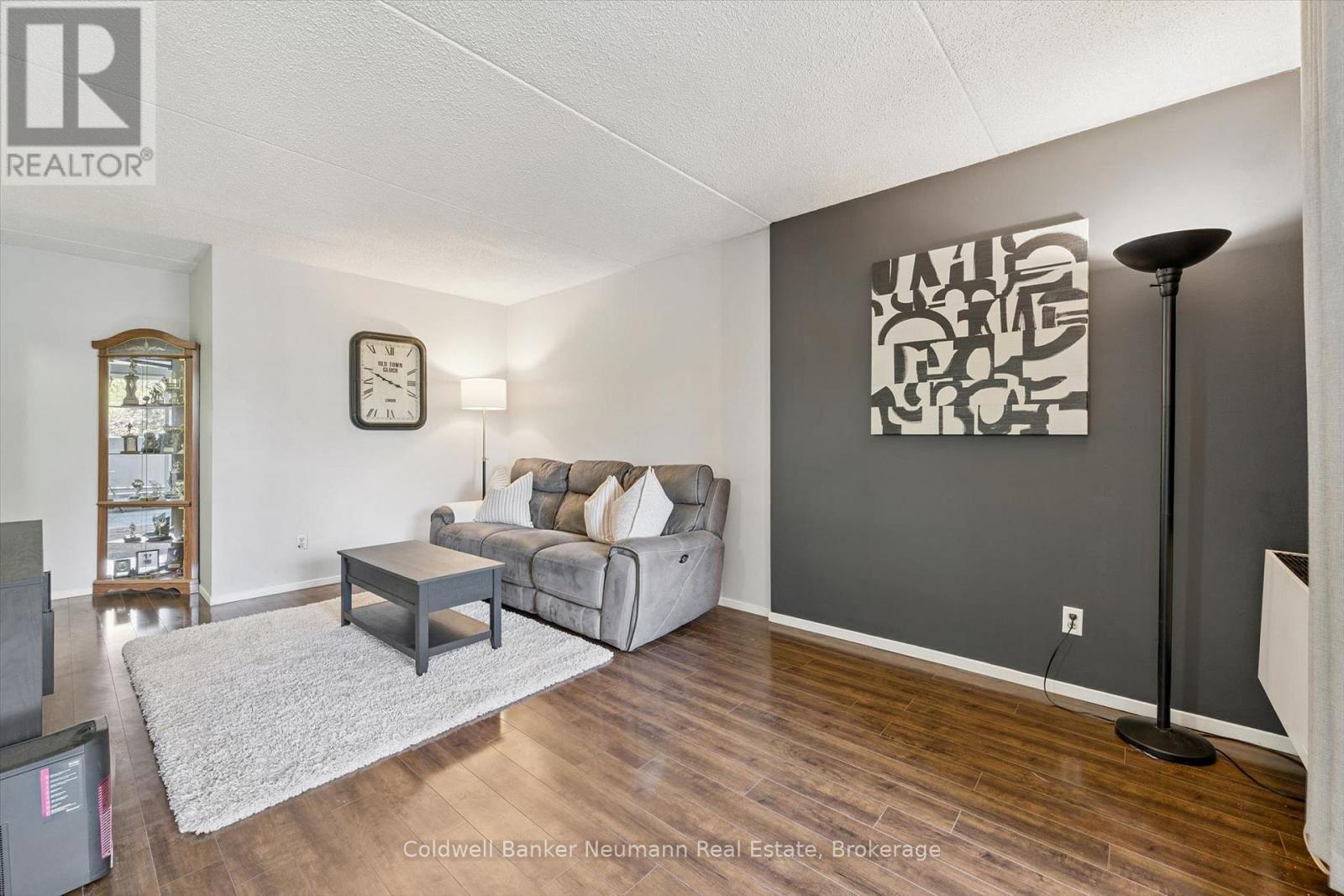 #407 65 SILVERCREEK PARKWAY N - 16