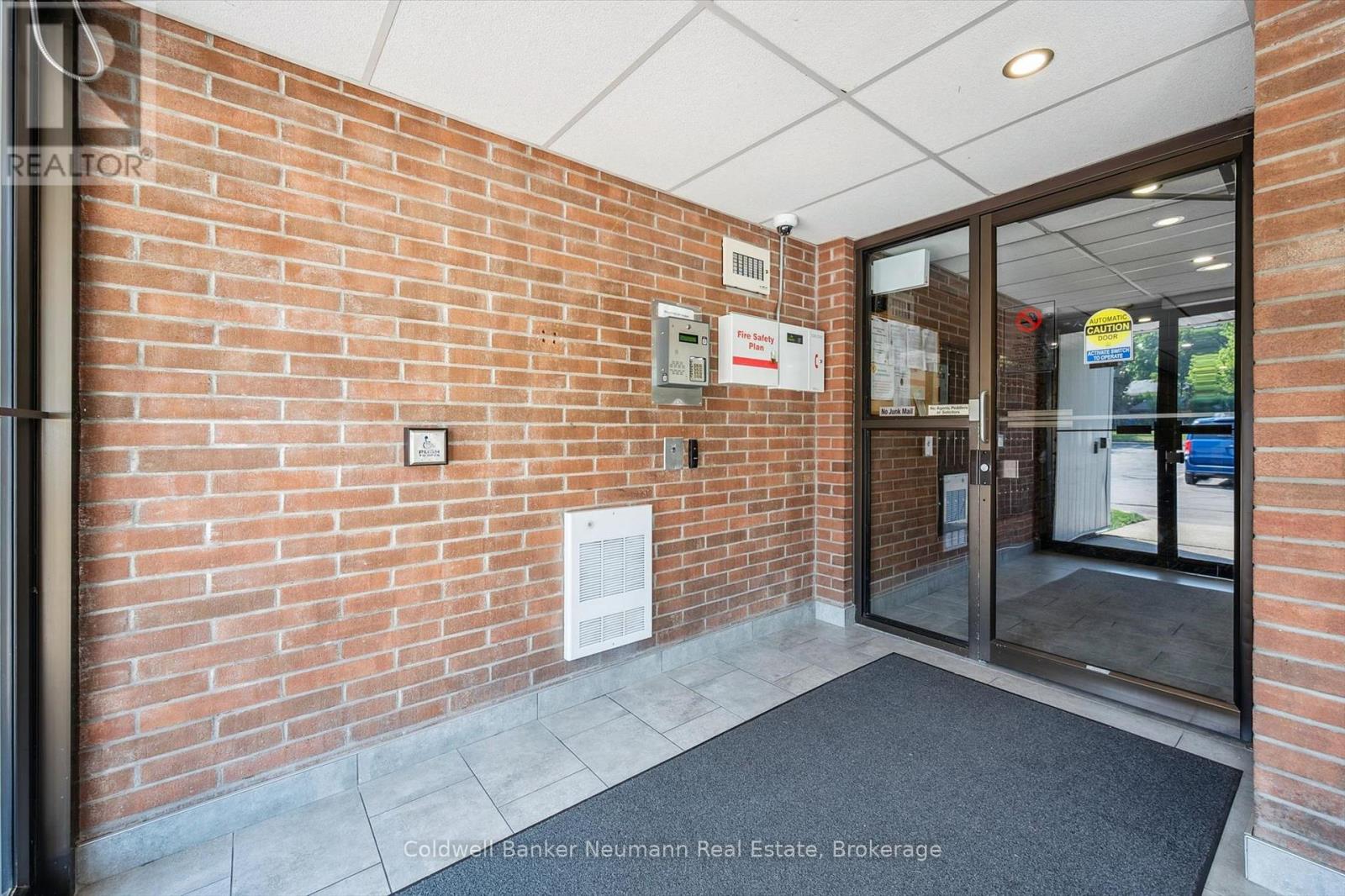 #407 65 SILVERCREEK PARKWAY N - 25