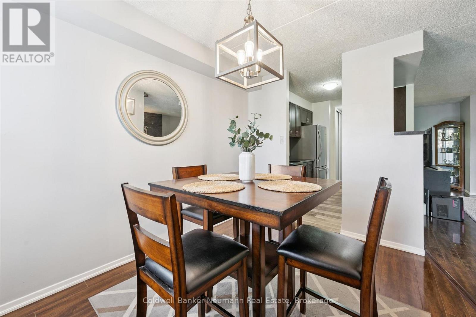 #407 65 SILVERCREEK PARKWAY N - 28