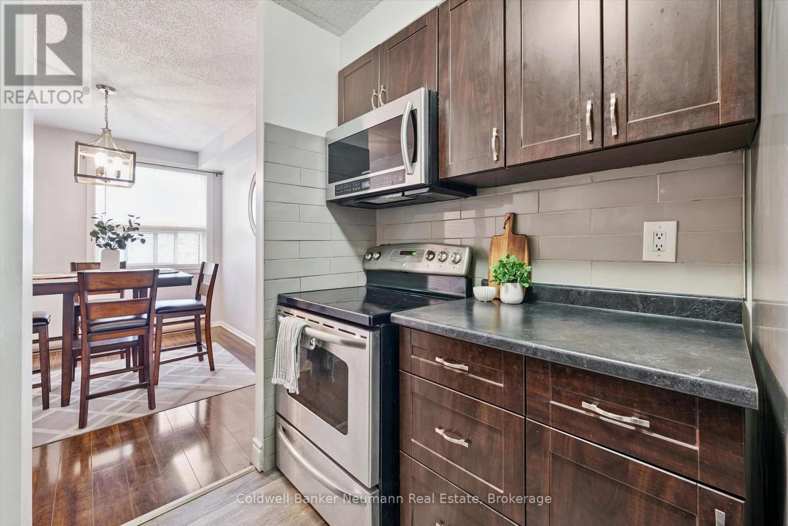 #407 65 SILVERCREEK PARKWAY N - 30