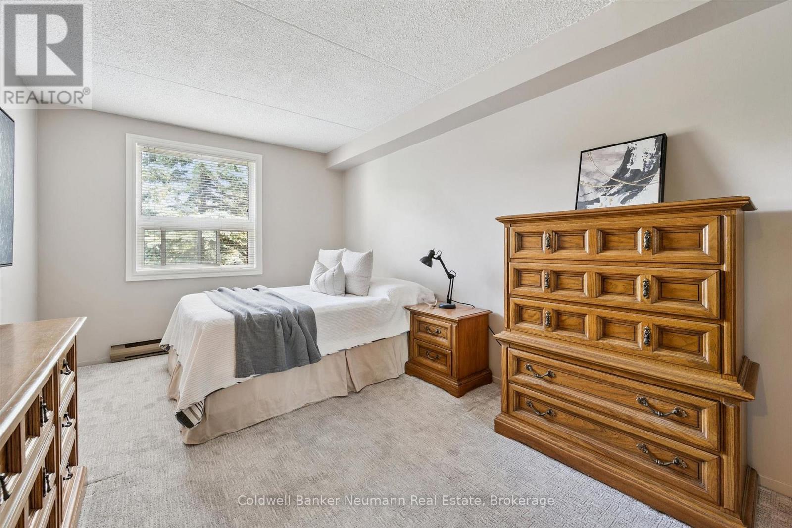 #407 65 SILVERCREEK PARKWAY N - 33
