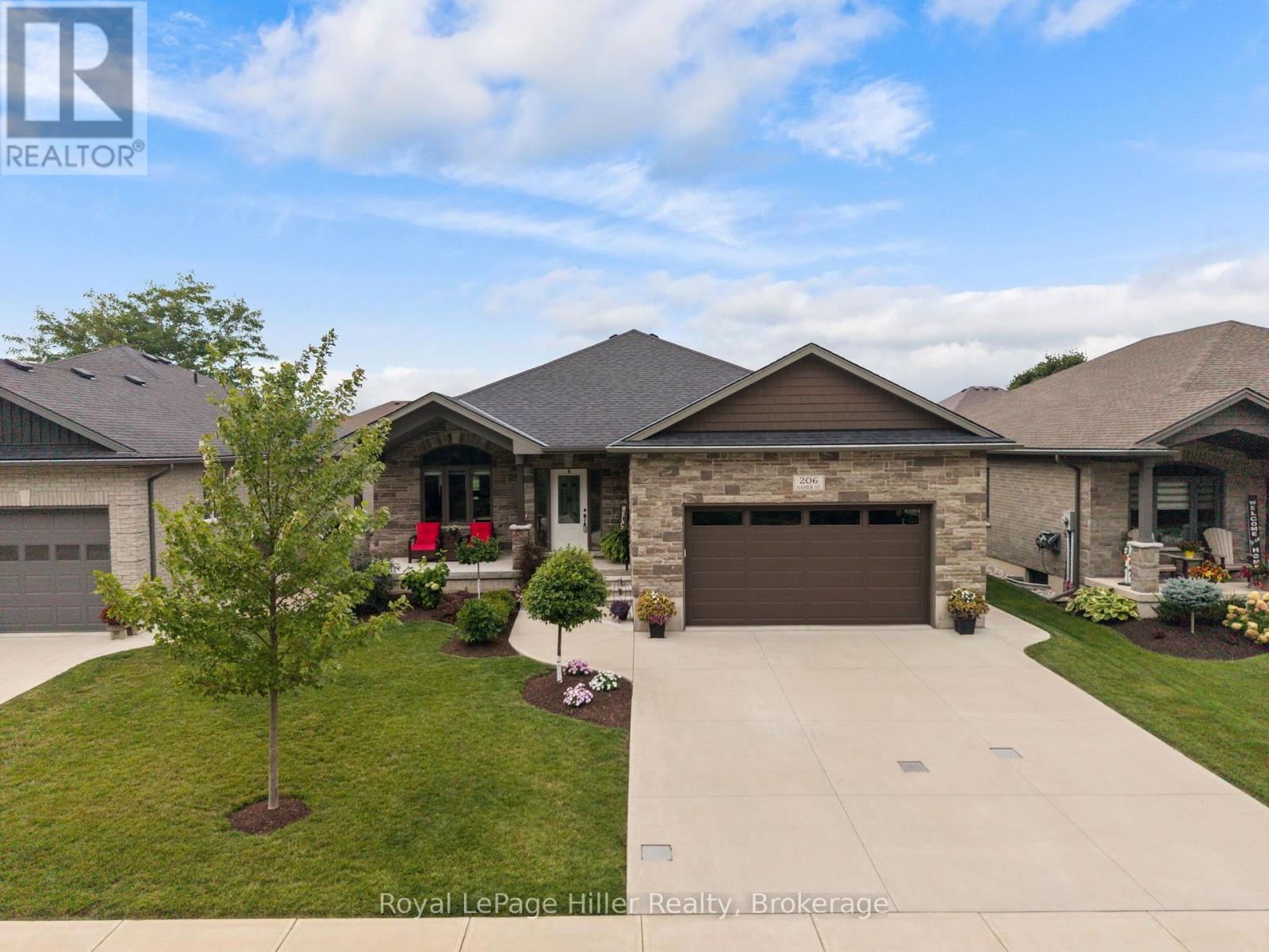206 NAPIER STREET - 1