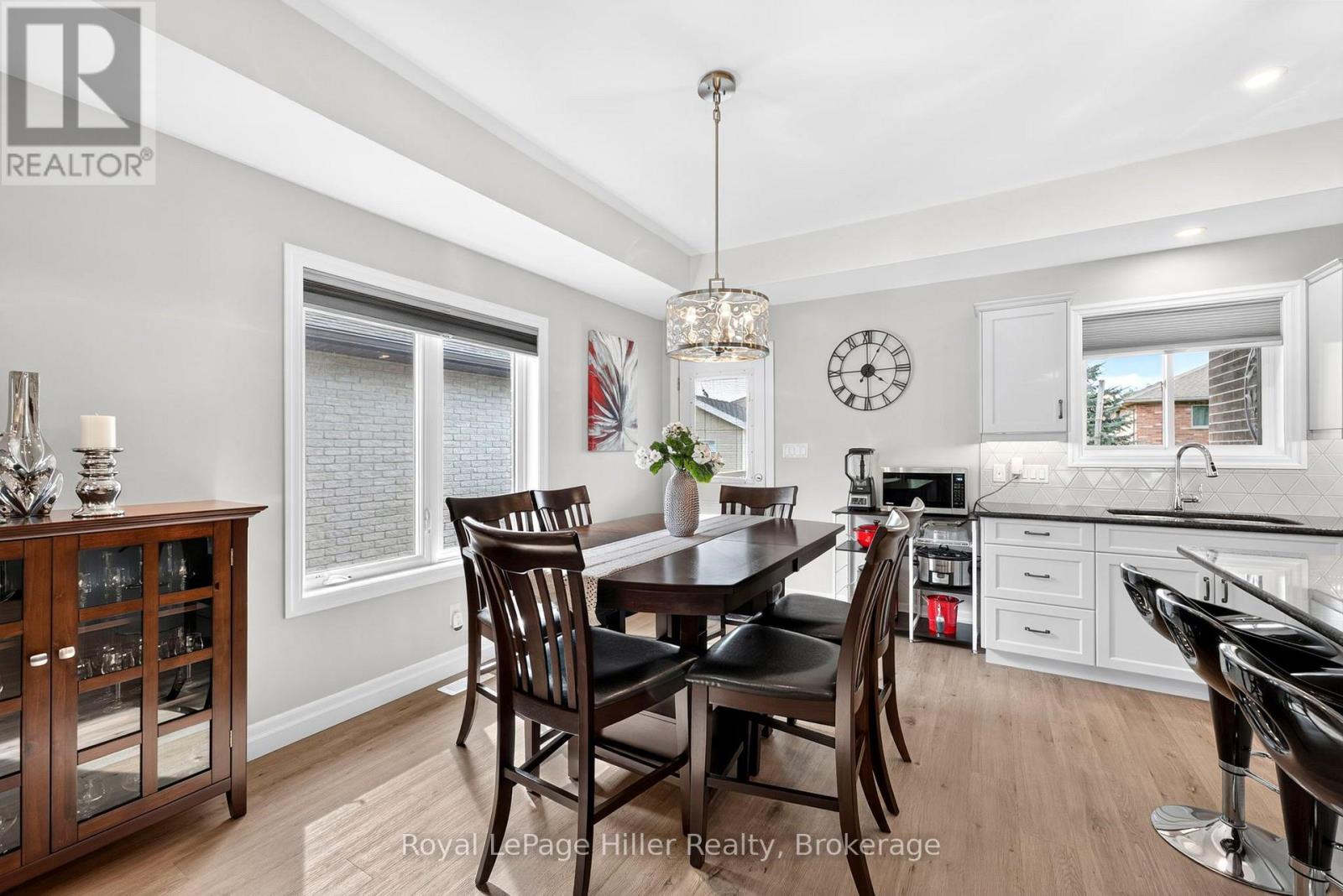 206 NAPIER STREET - 11