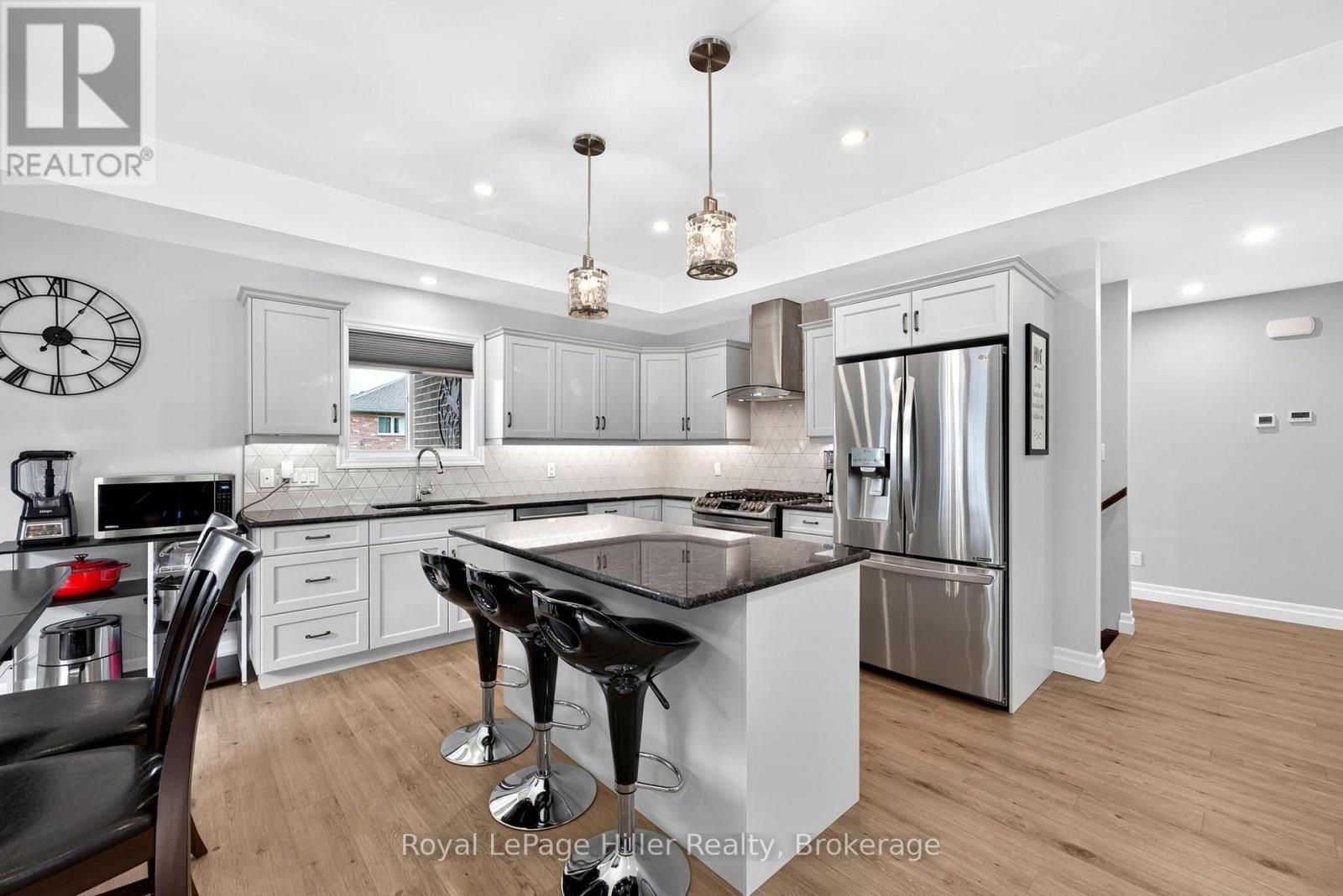 206 NAPIER STREET - 12