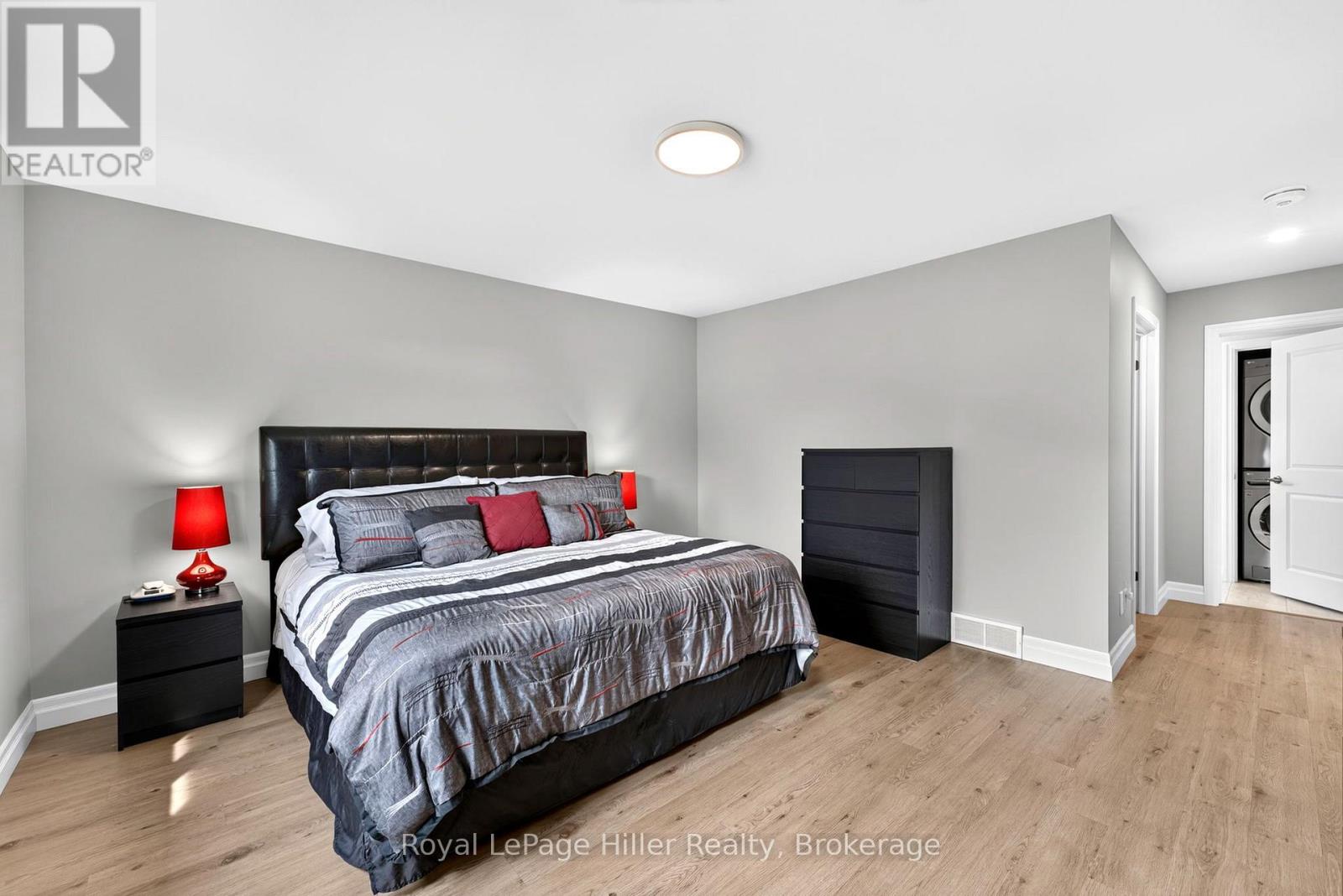 206 NAPIER STREET - 22