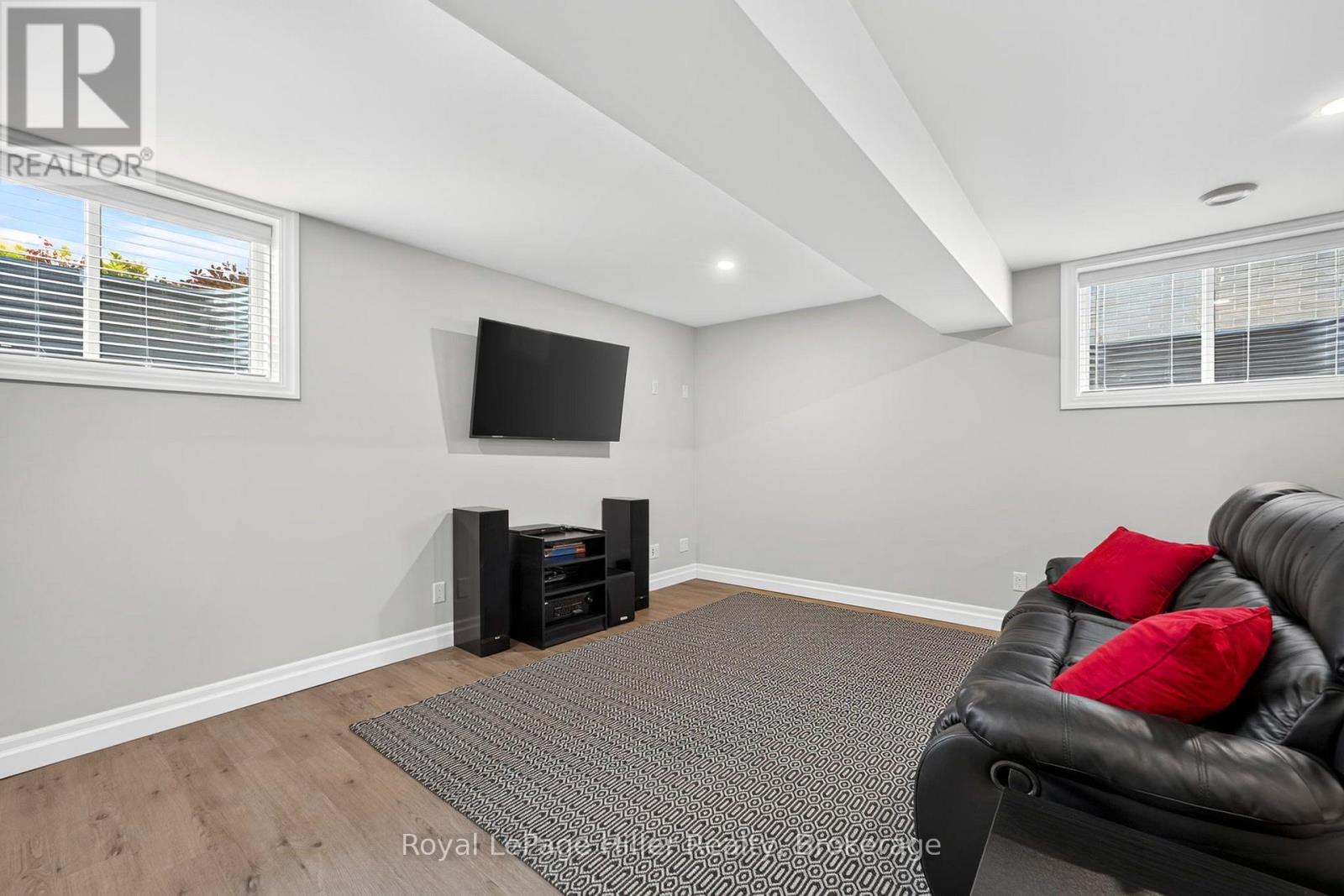 206 NAPIER STREET - 28