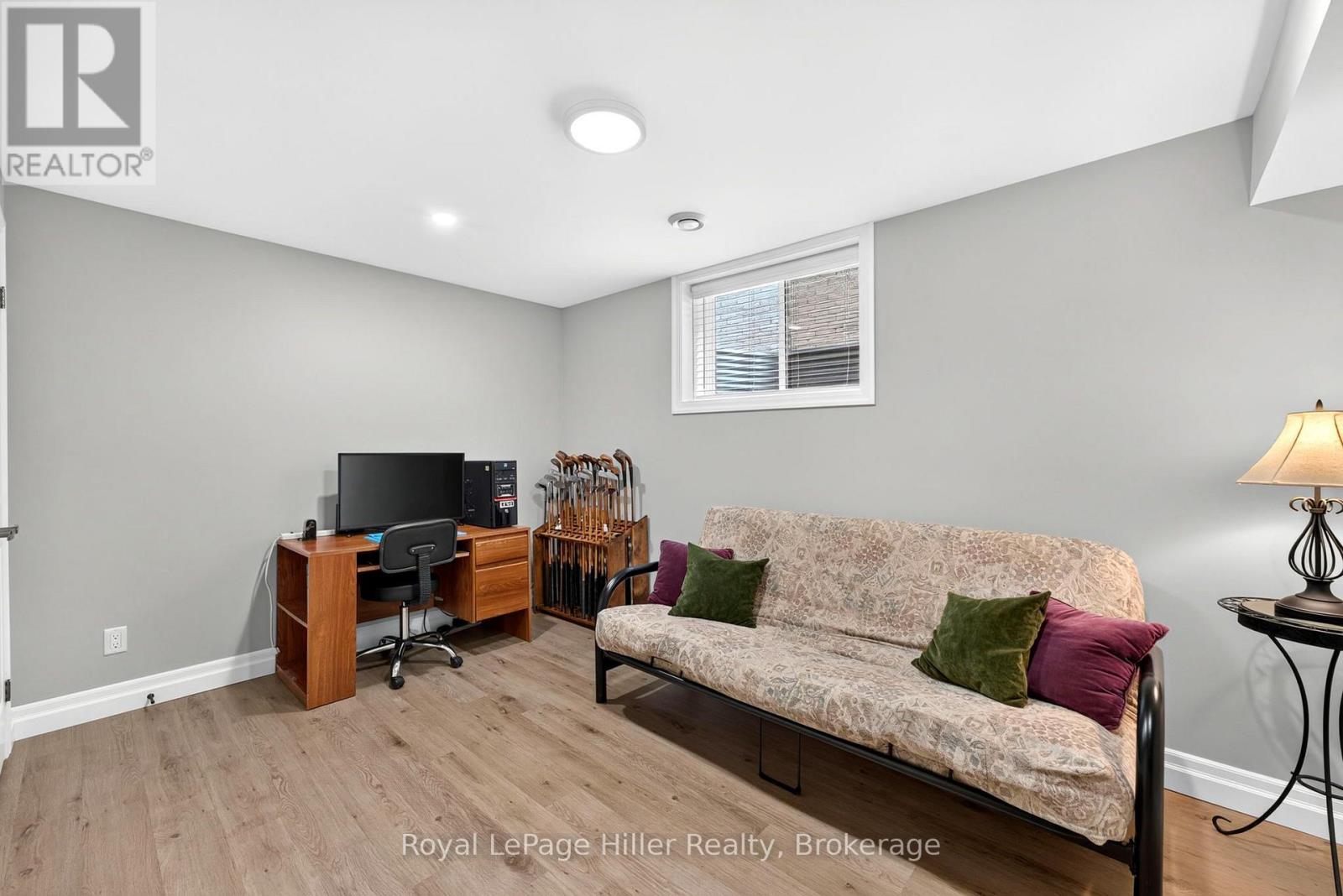 206 NAPIER STREET - 33