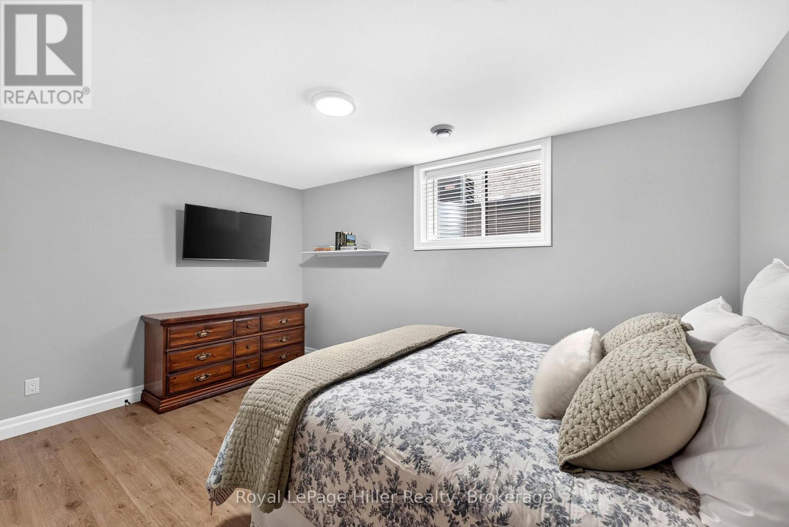 206 NAPIER STREET - 36