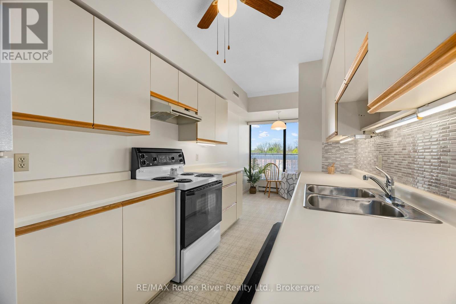 #304 40 AUBURN STREET - Image 22