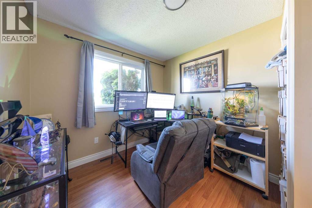 4705 52 Street - 19
