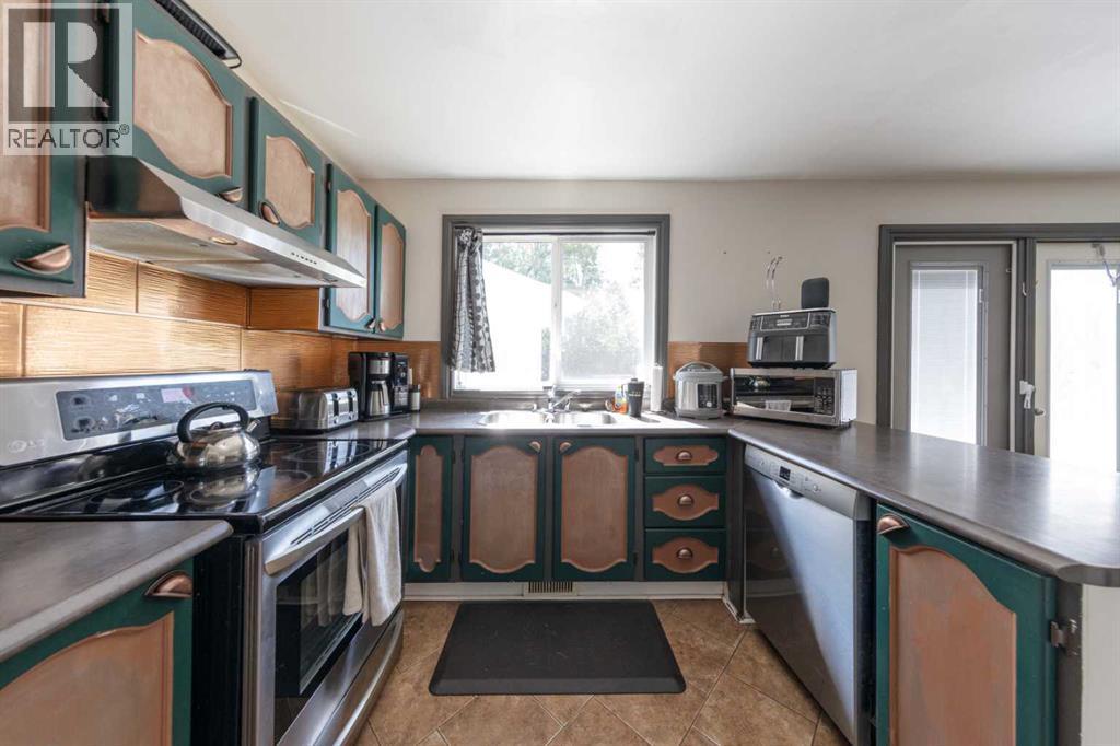 4705 52 Street - Image 9