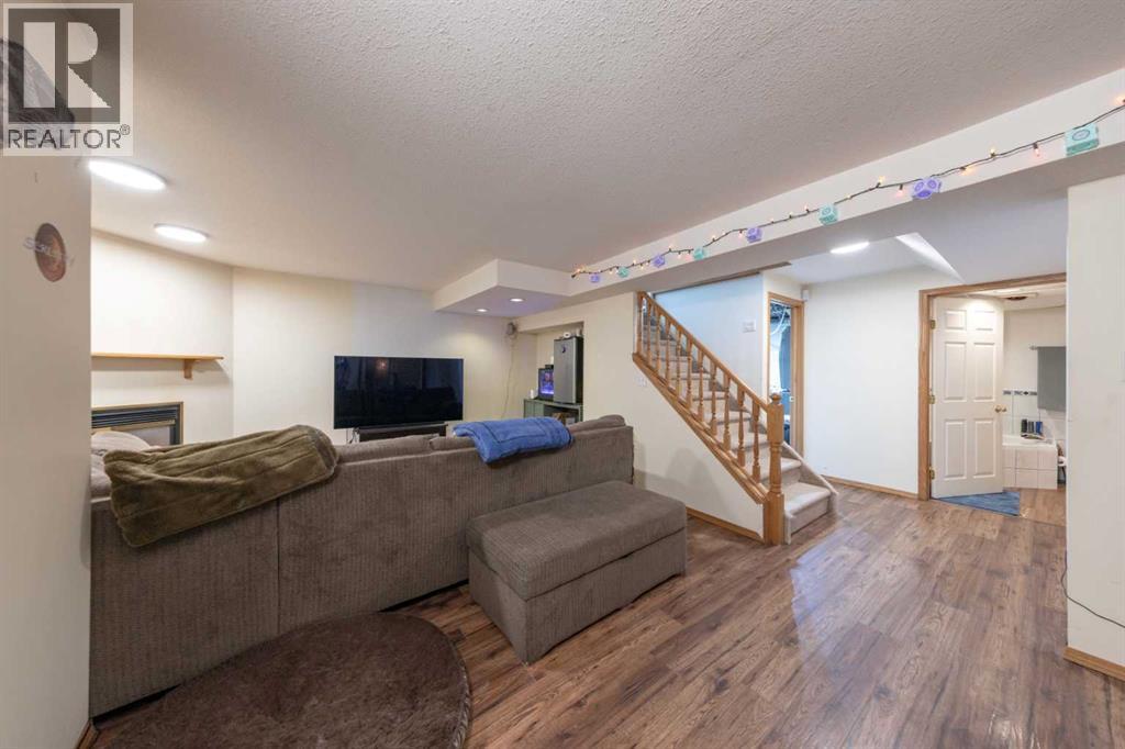 4705 52 Street - Image 21