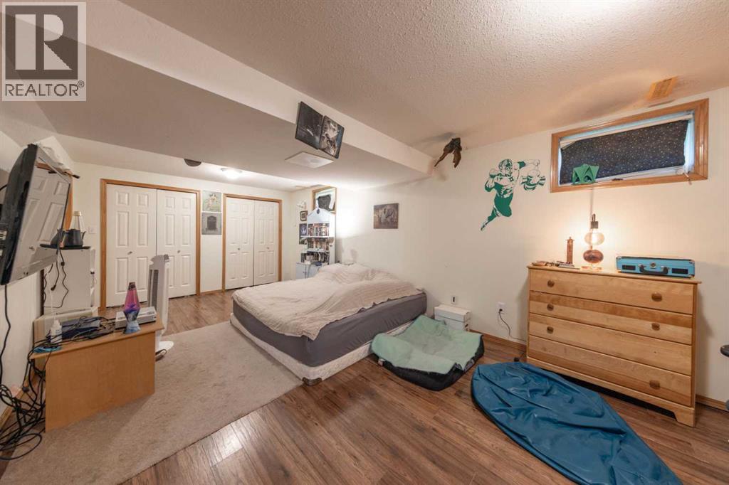 4705 52 Street - 22