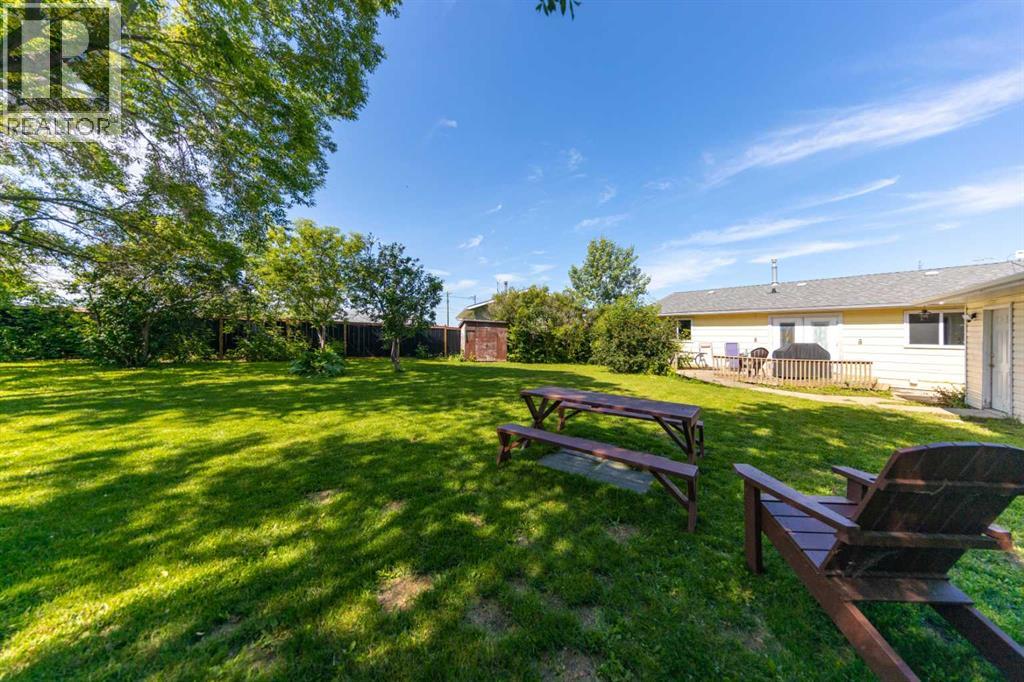 4705 52 Street - 33