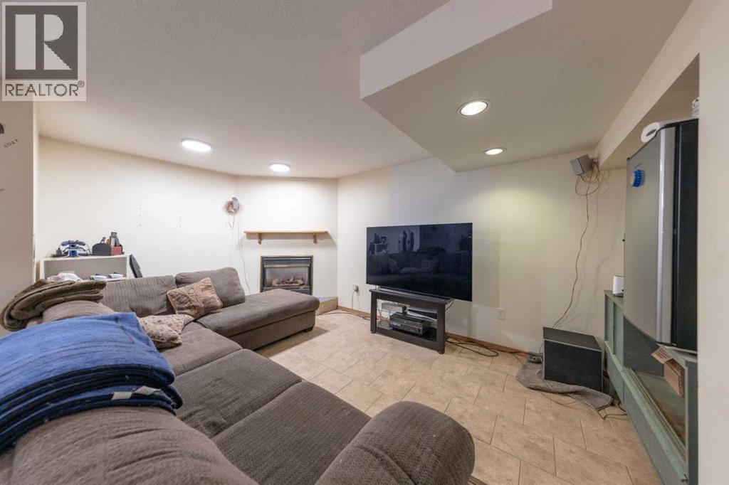 4705 52 Street - Image 20